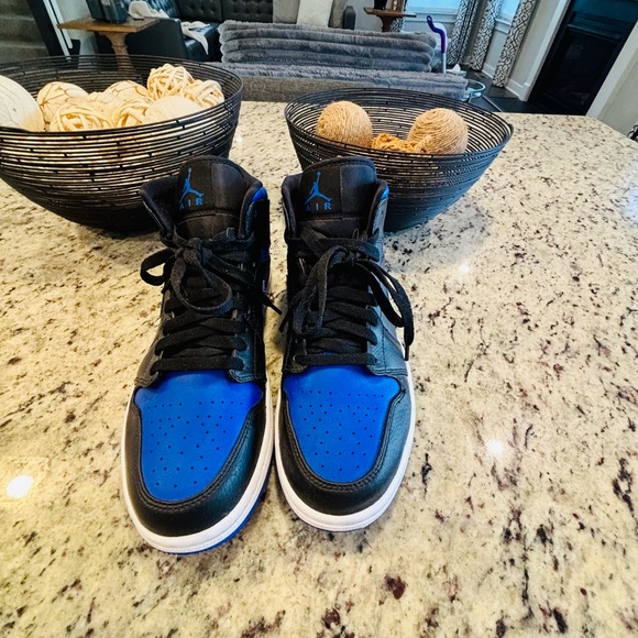 Nike Air Jordan 1 Mid Royal Blue/Black 554724-068 Men's 9 Shoe Pre-Owned - Picture 2 of 8